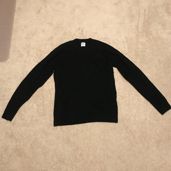 Black Crewneck - Picture 1 of 2
